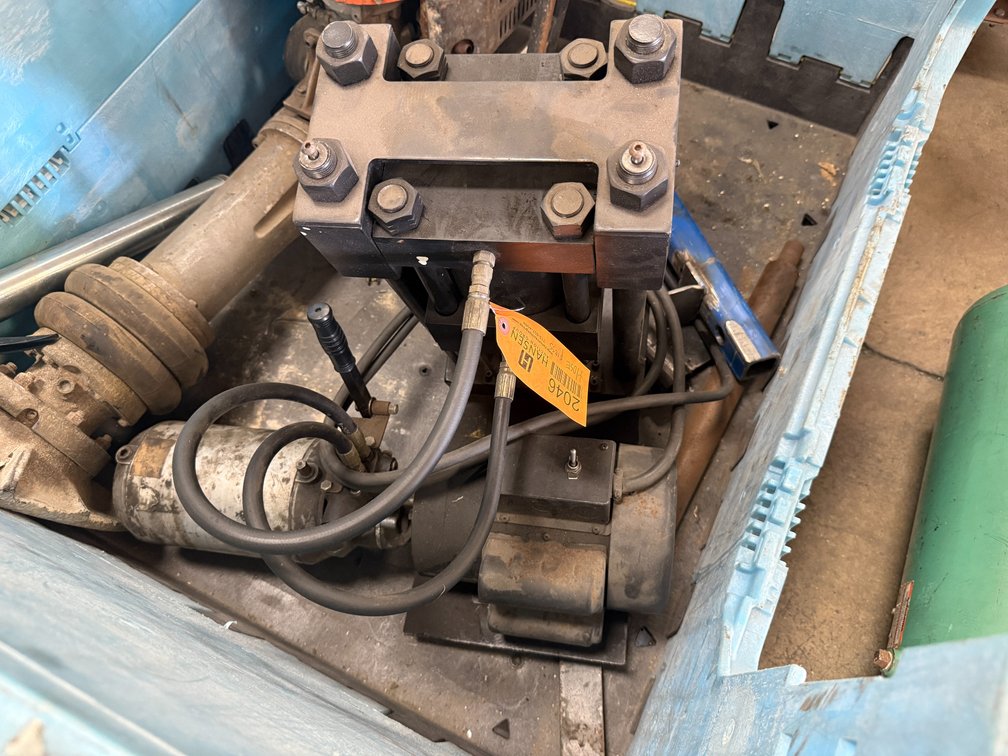 Hydraulic Hose Press with Dies (Located in Sussex)