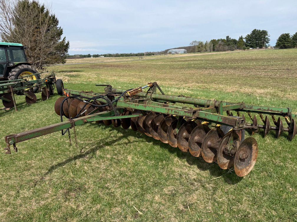 John Deere 12' Disc