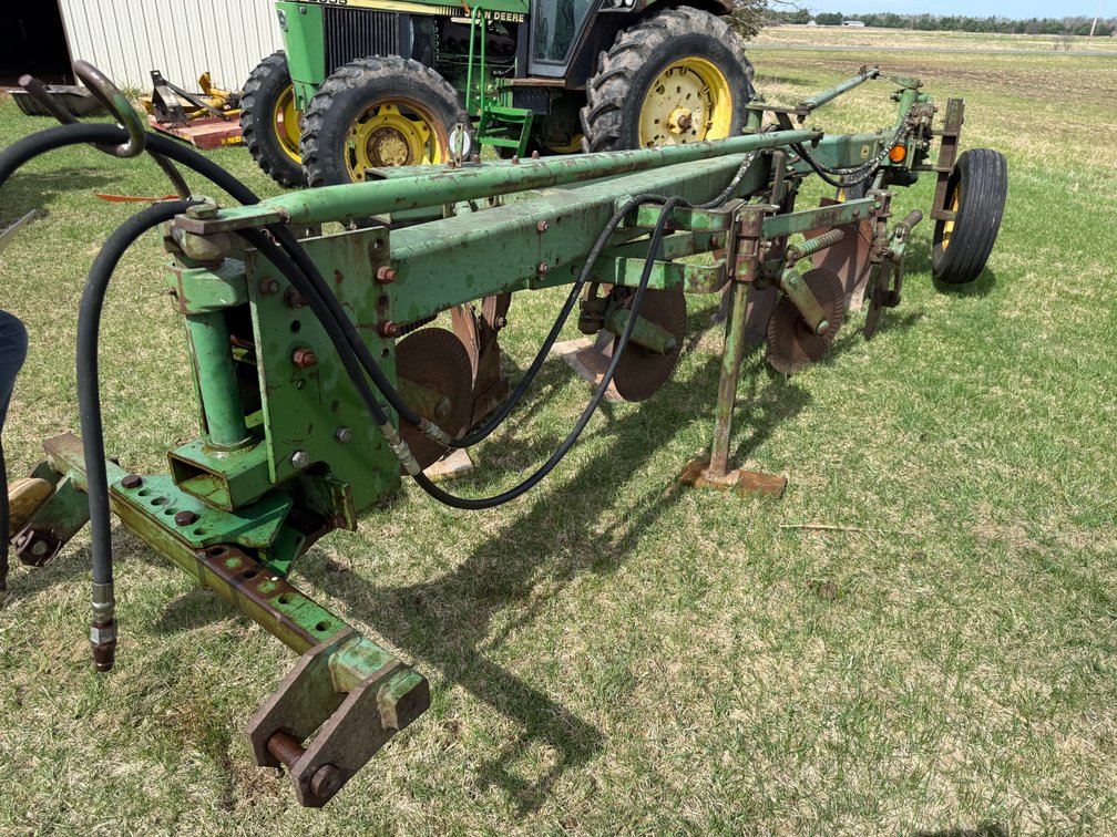 John Deere 2-Point 4-Bottom Plow