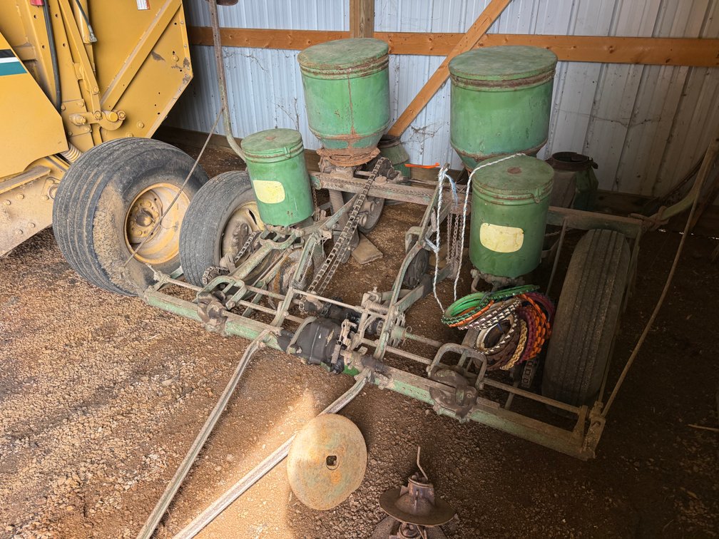 John Deere 2-Row Corn Planter with Extra Plates