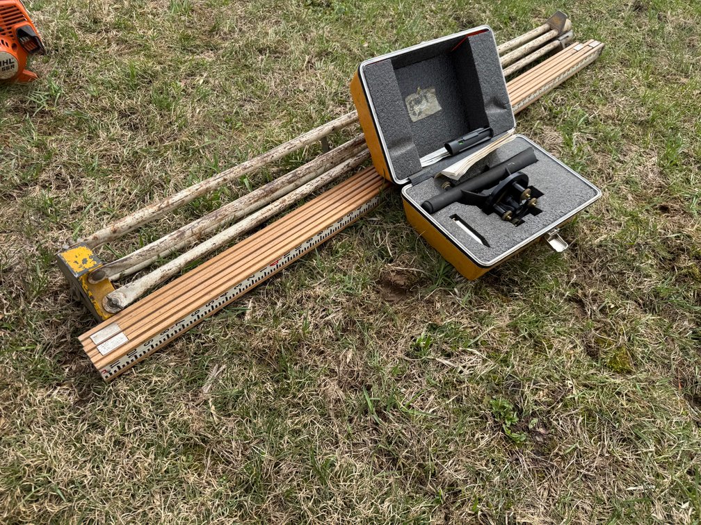 Craftsman Transit with Stand and Stori Pole