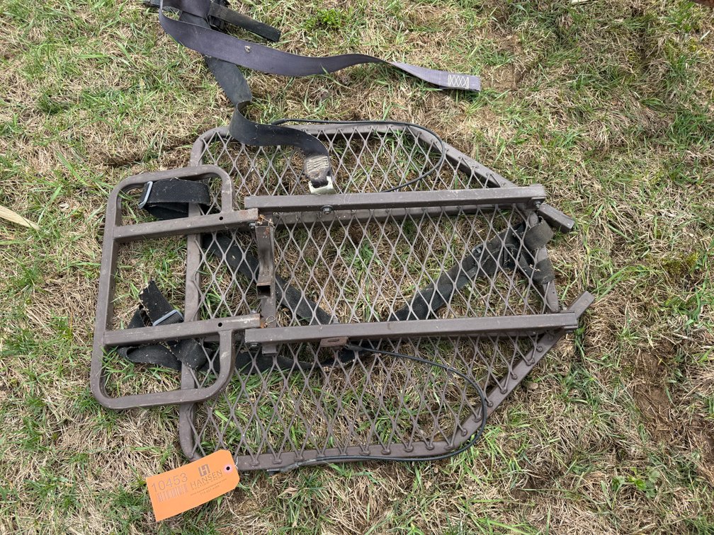 Metal Deer Stand
