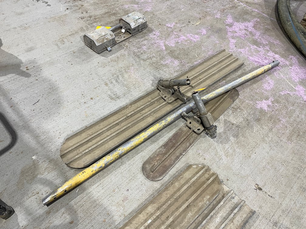 (2) Bull Float Heads and Extension Pole