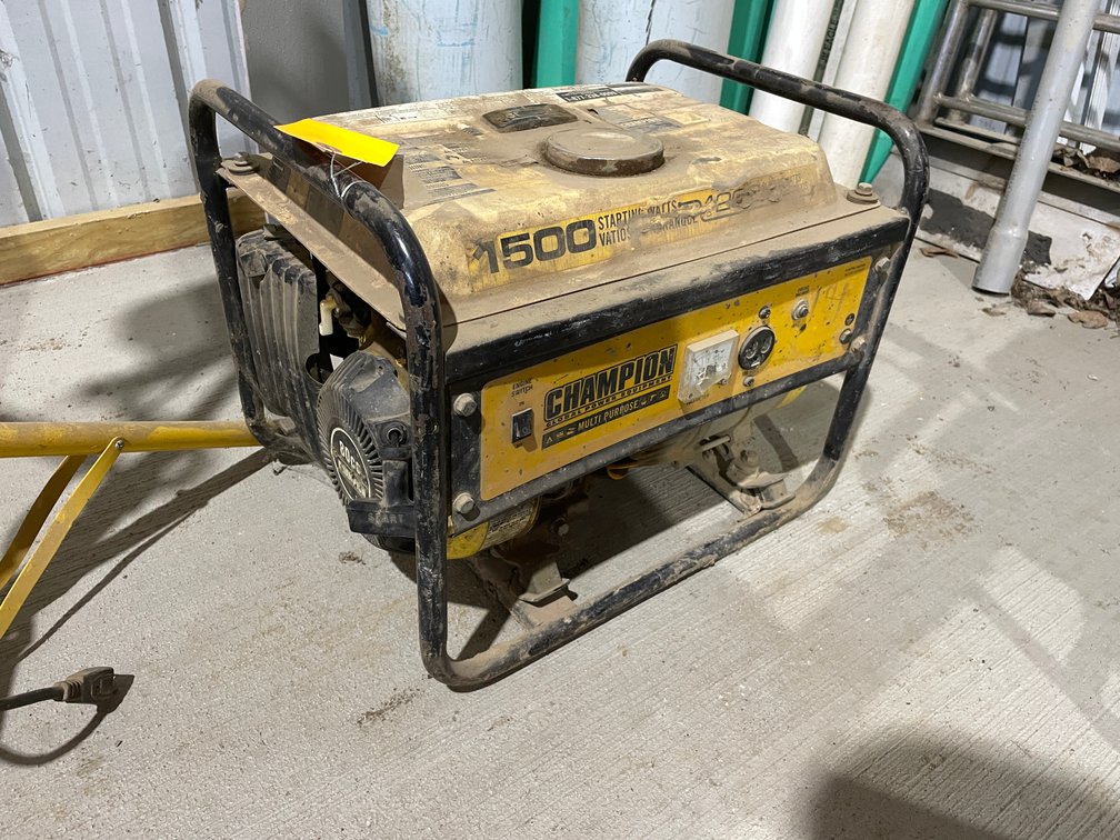 Champion 42436 1500 Watt Gas Powered Generator
