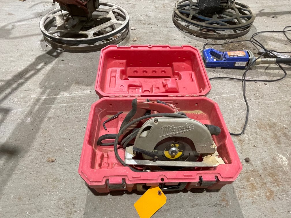 Milwaukee 7-1/4" Tilt-Lok Circular Saw