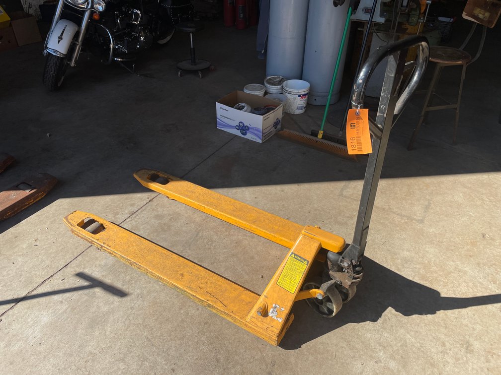 4,400 Lbs. Pallet Jack