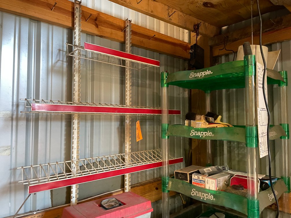 Metal Hanging Wire Shelving Rack and Snapple Rack
