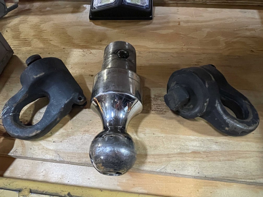 2-5/16" Gooseneck Ball Hitch and Tow Hooks (PR13)