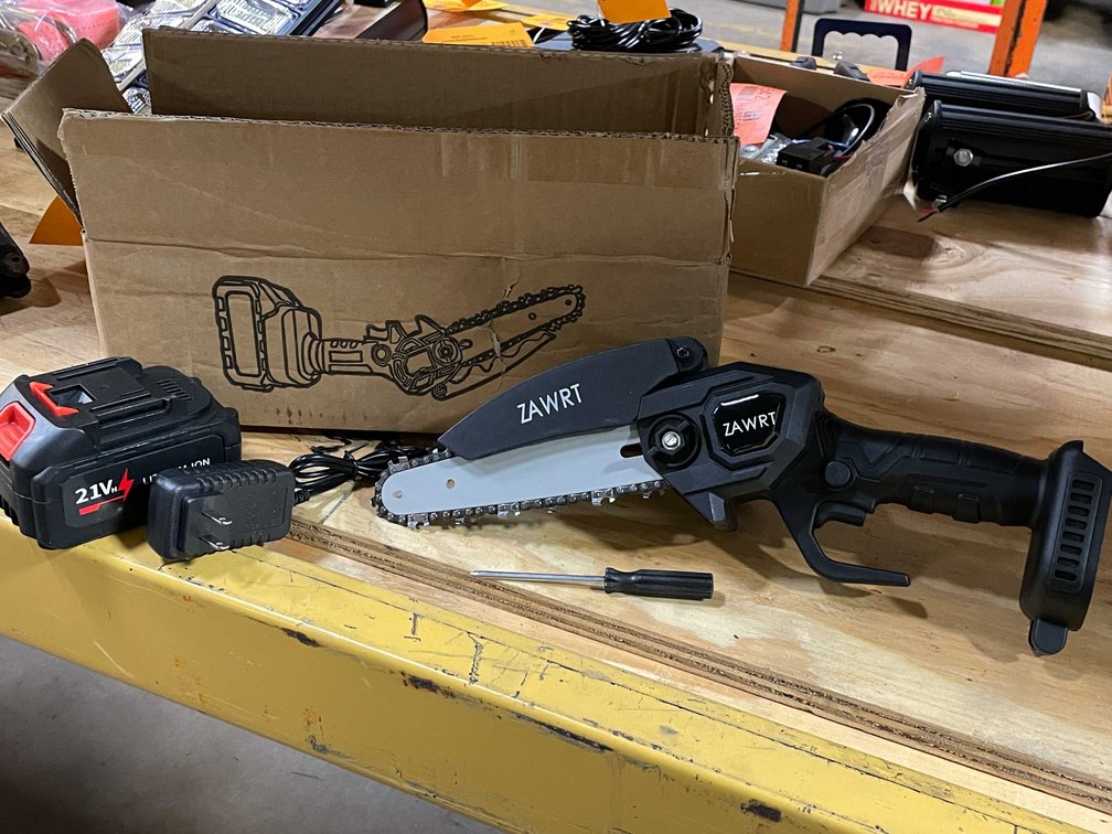 21 Volt Mini Cordless Chainsaw Kit in Carrying Case (PR13)