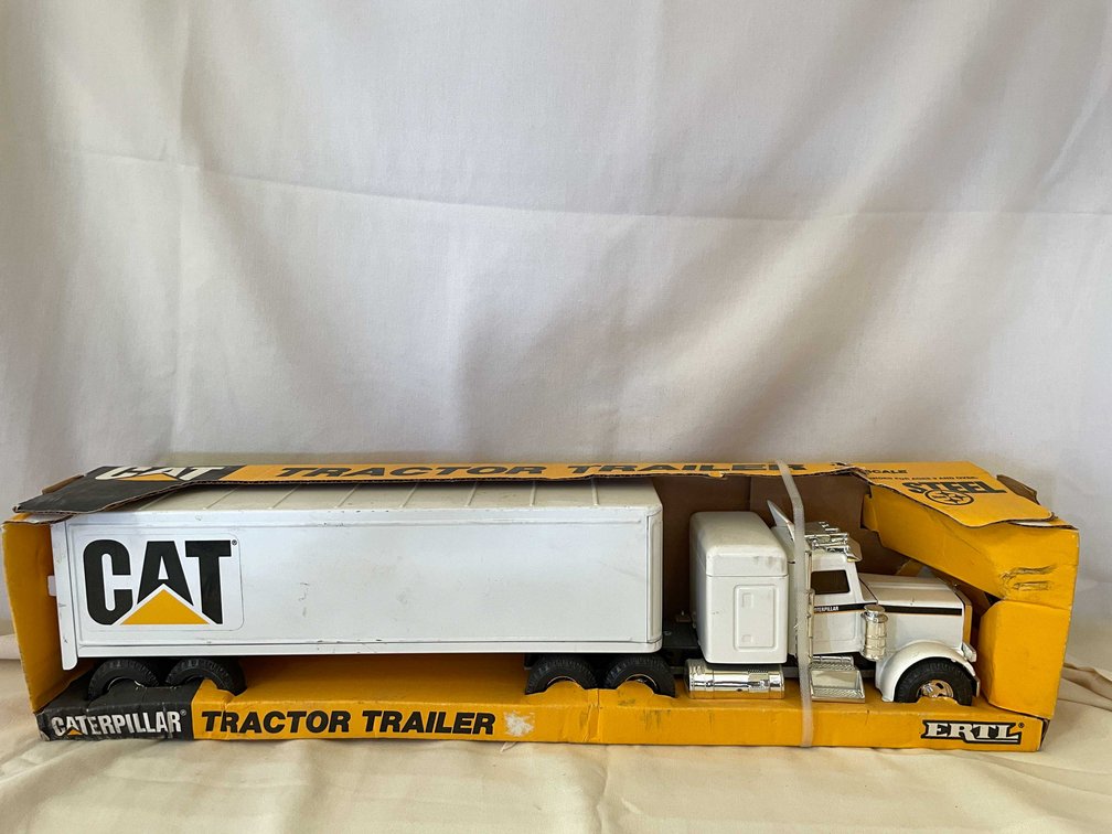 CAT Tractor Trailer