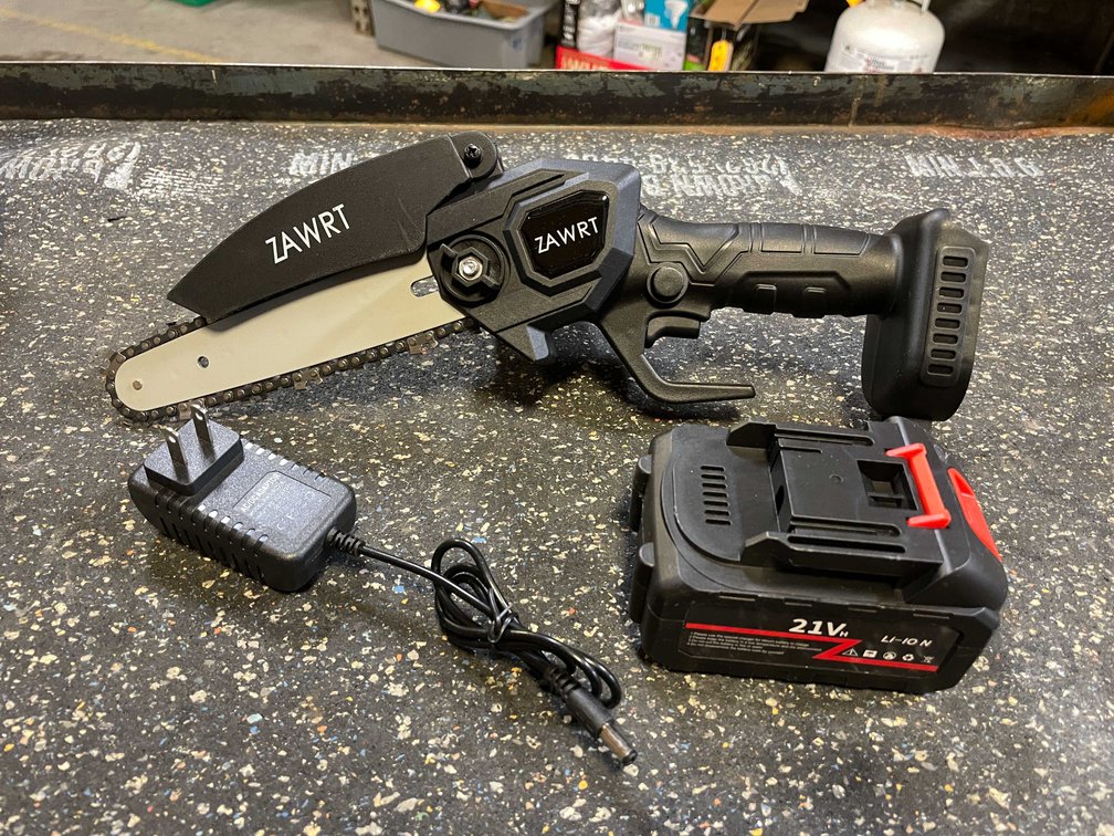 21 volt Mini Cordless Chainsaw Kit in Carrying Case (PR13)