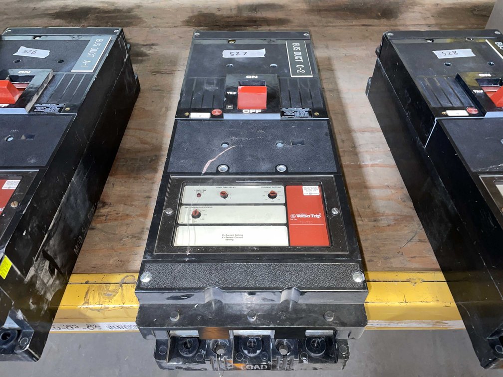 GE 800 Amp Breaker (PR12)