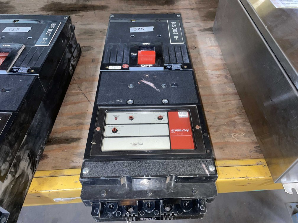 GE 800 Amp Breaker (PR12)