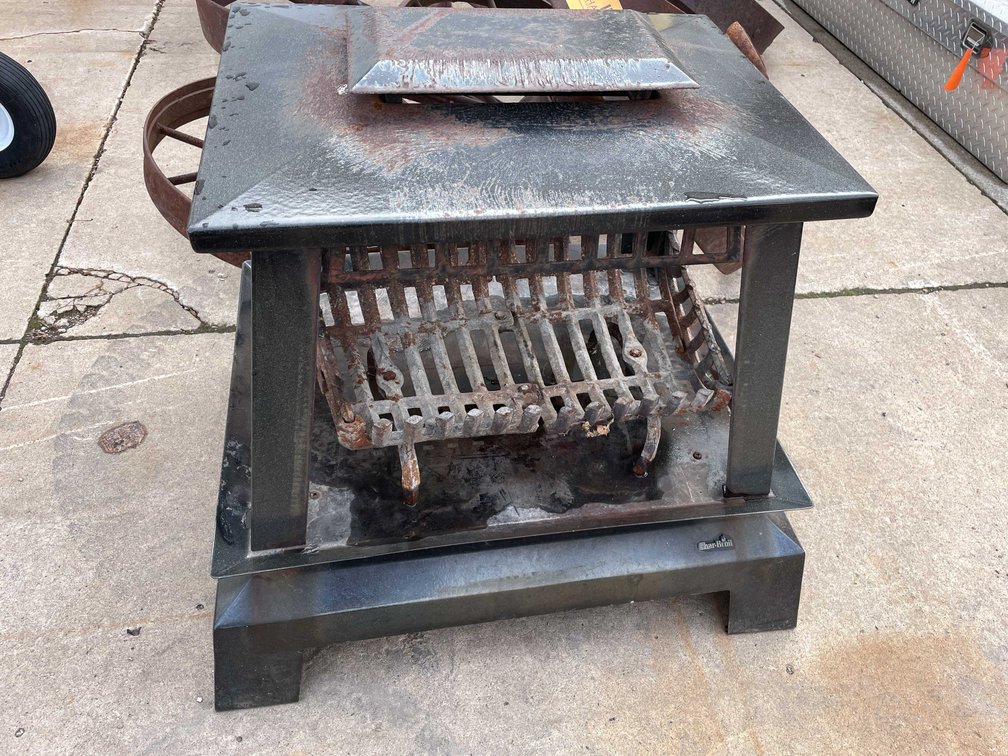 Outdoor Fireplace (O3)