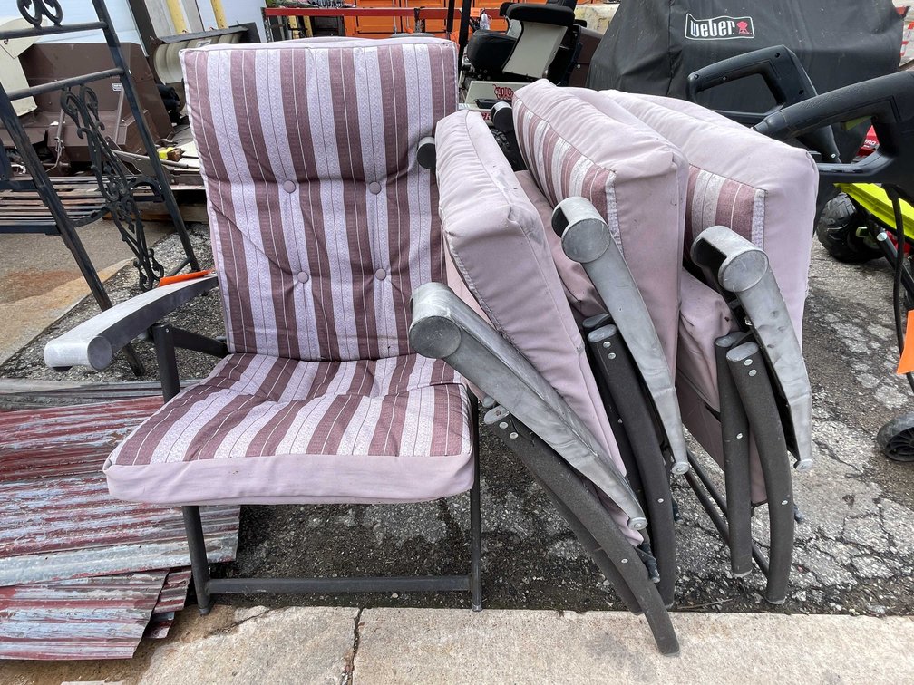(4) Patio Chairs (O3)