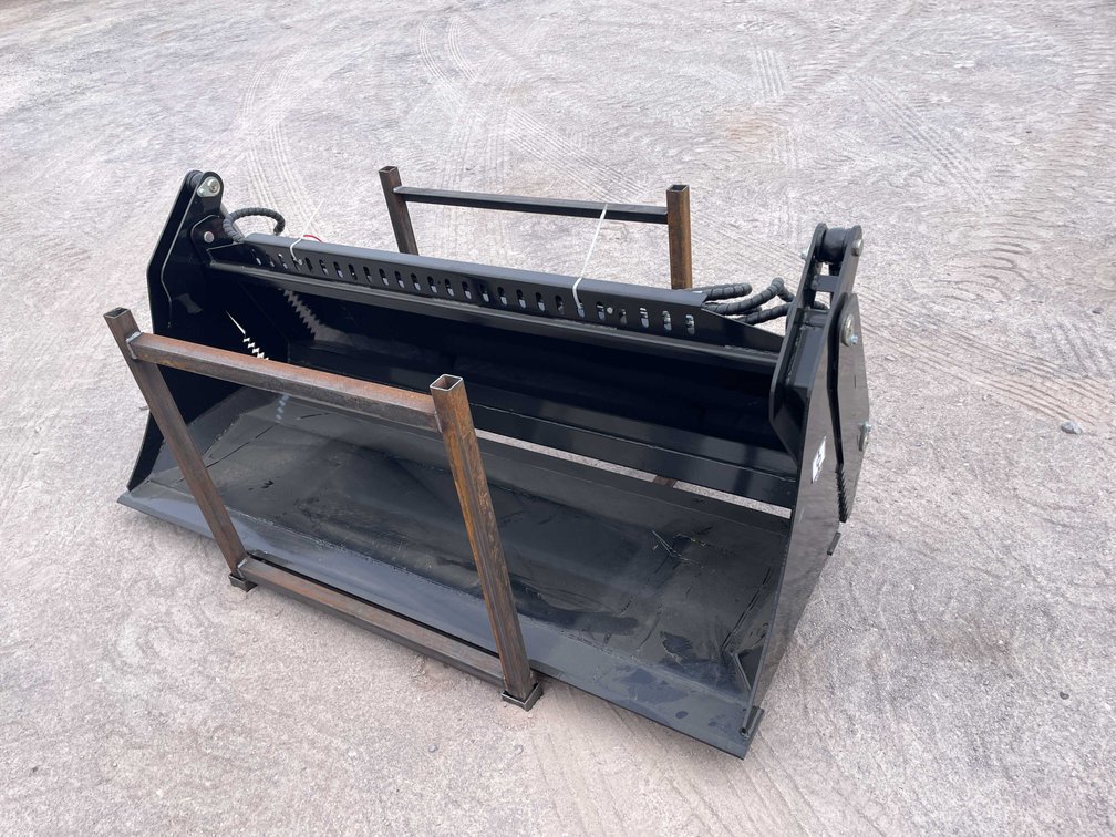 Unused 2026 Skid Steer 4 in 1 Bucket