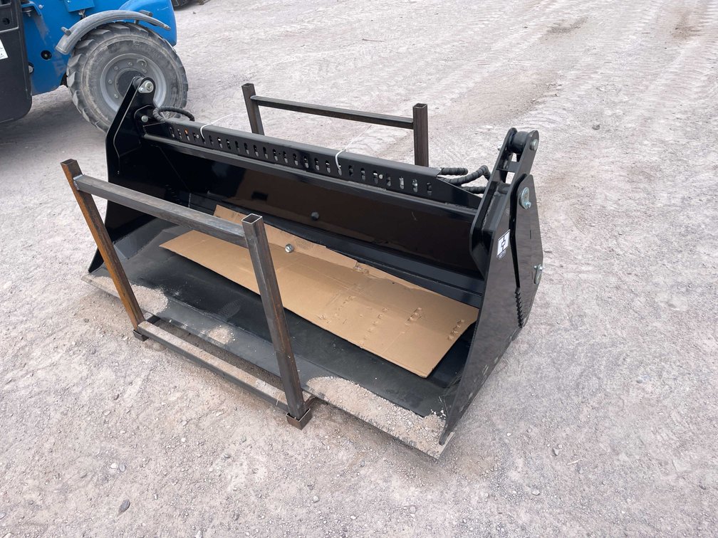 Unused 2026 Skid Steer 4 in 1 Bucket