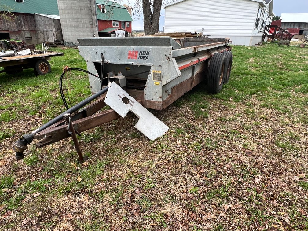 New Idea Manure Spreader