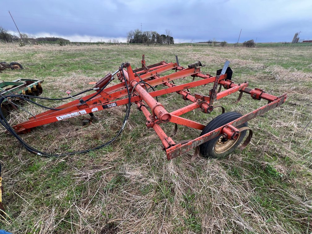 Allis-Chalmers 1200 12' Digger