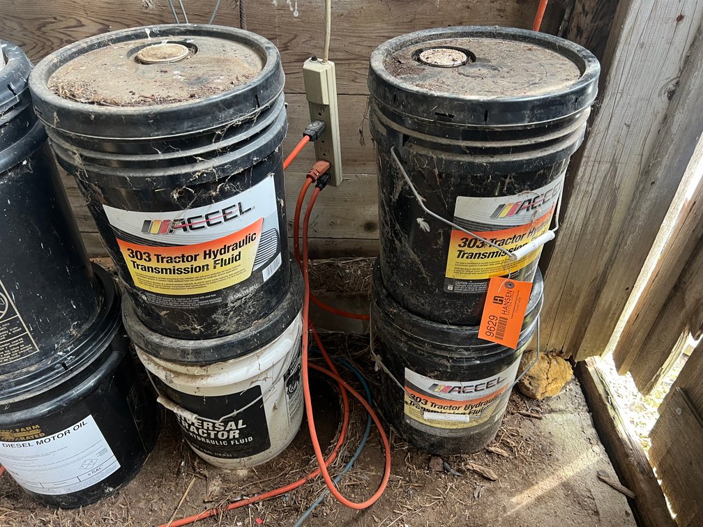 (4) 5 Gallon Pails Hydraulic Transmission Fluid