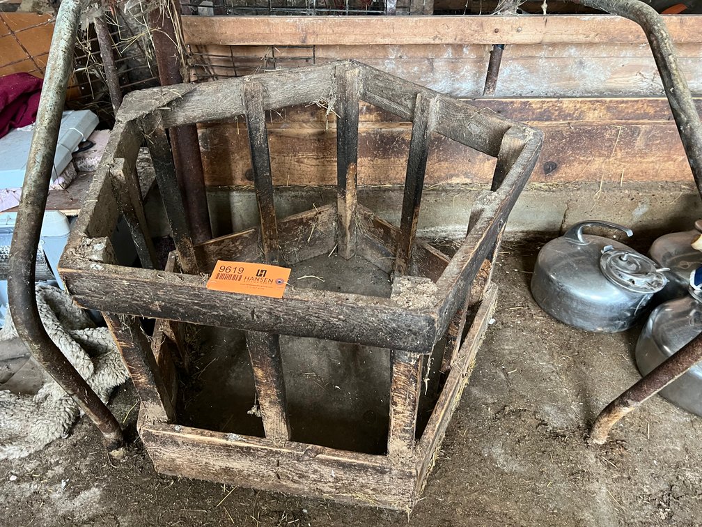Sheep Hay and Grain Feeder