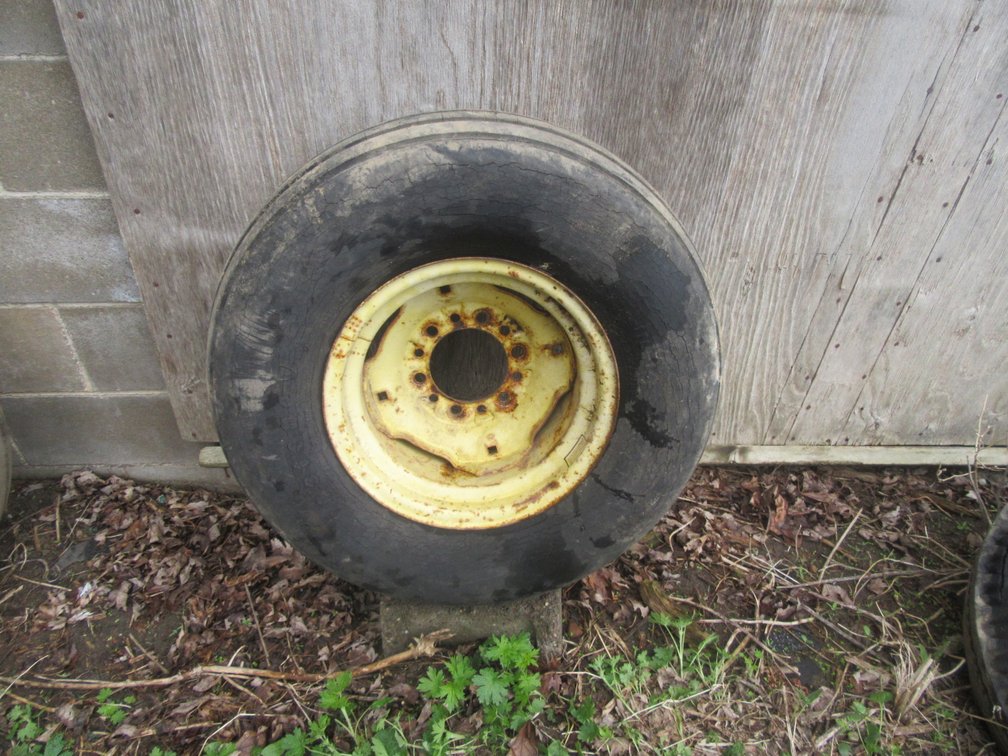11L14 Tire and Rim