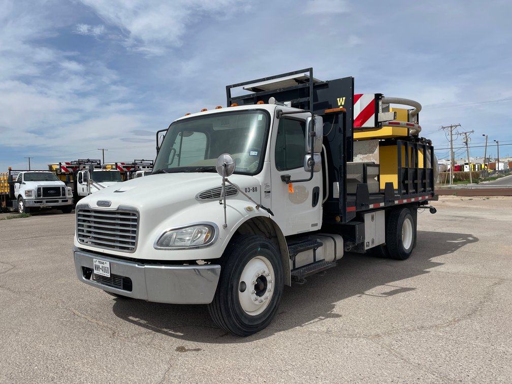 2008 Freightliner M2106 Attenuator Truck (Has TX Title)