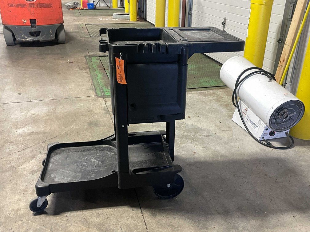 Rubbermaid Cart