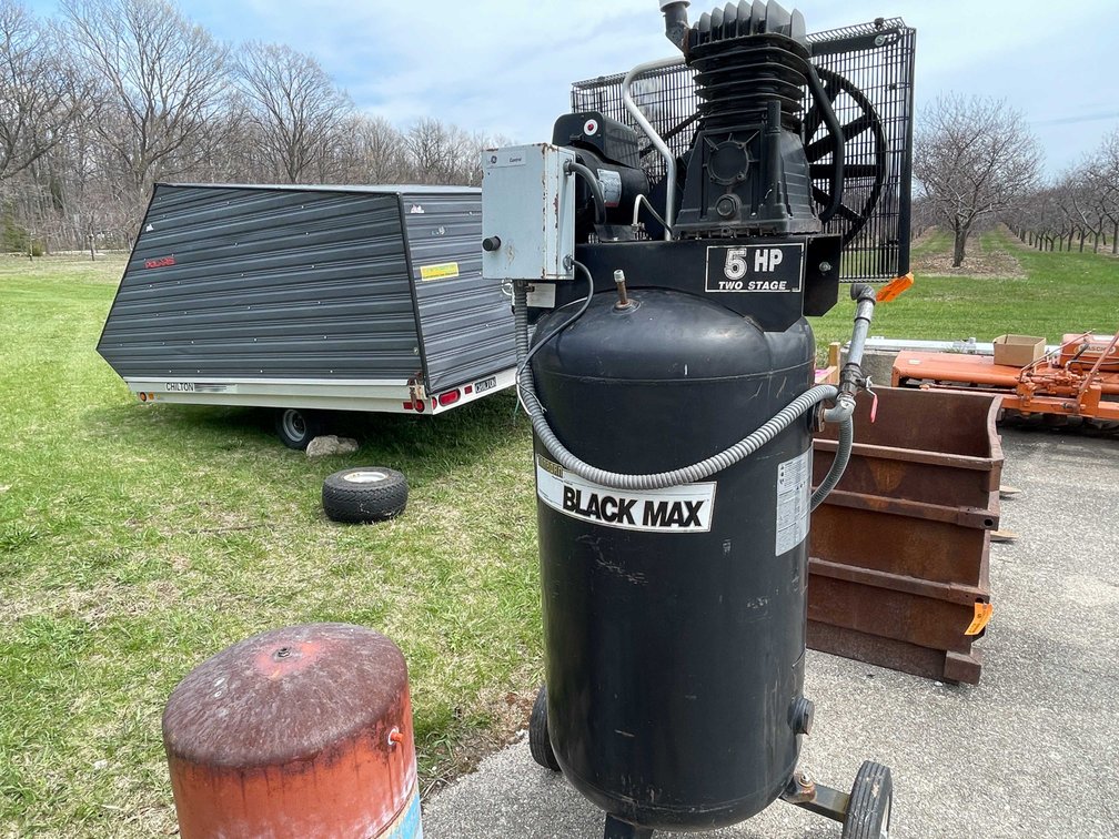 Black Max Rolling Air Compressor