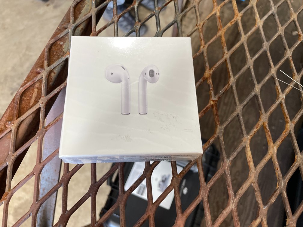 Apple Airpods with Wireless Charging Case