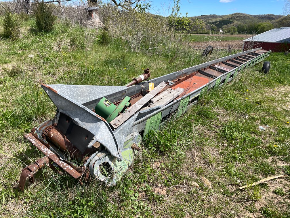 50' John Deere 428 Elevator