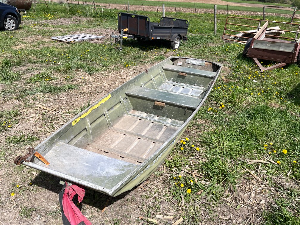14' Alumacraft Aluminum Flat Bottom Boat