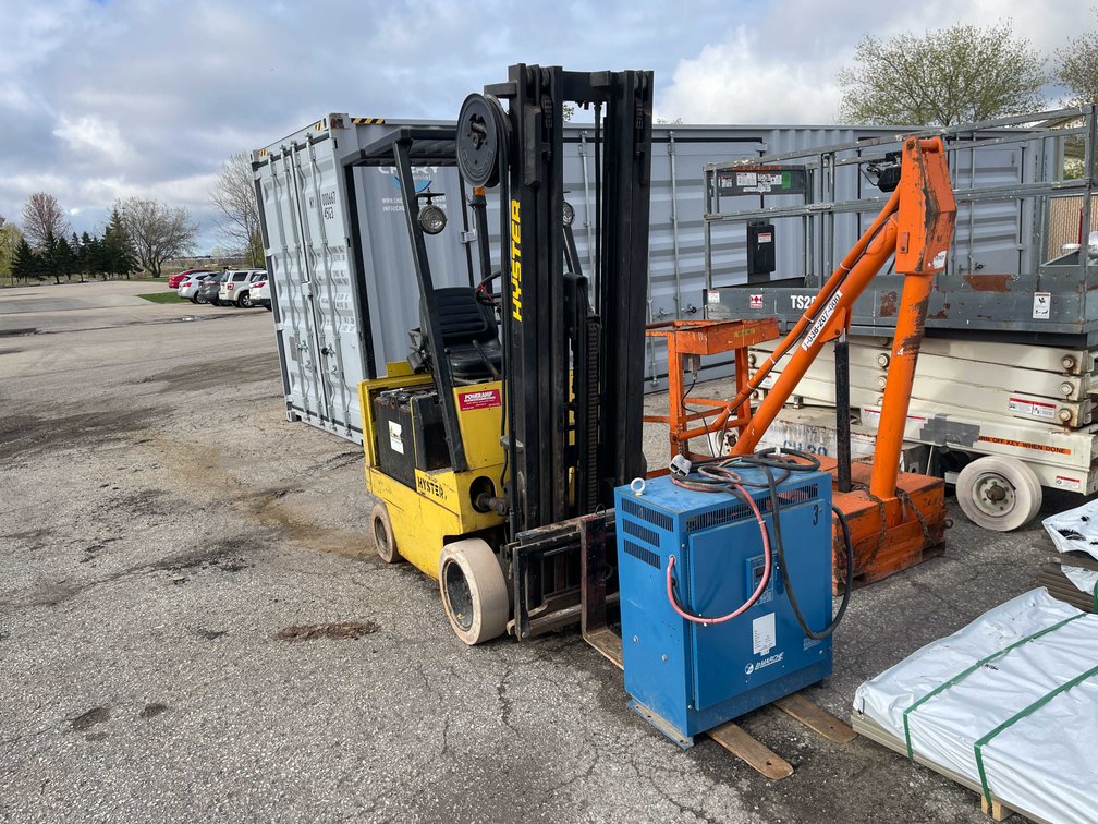 Hyster 3000 lb Capacity Electric Forklift (O7)