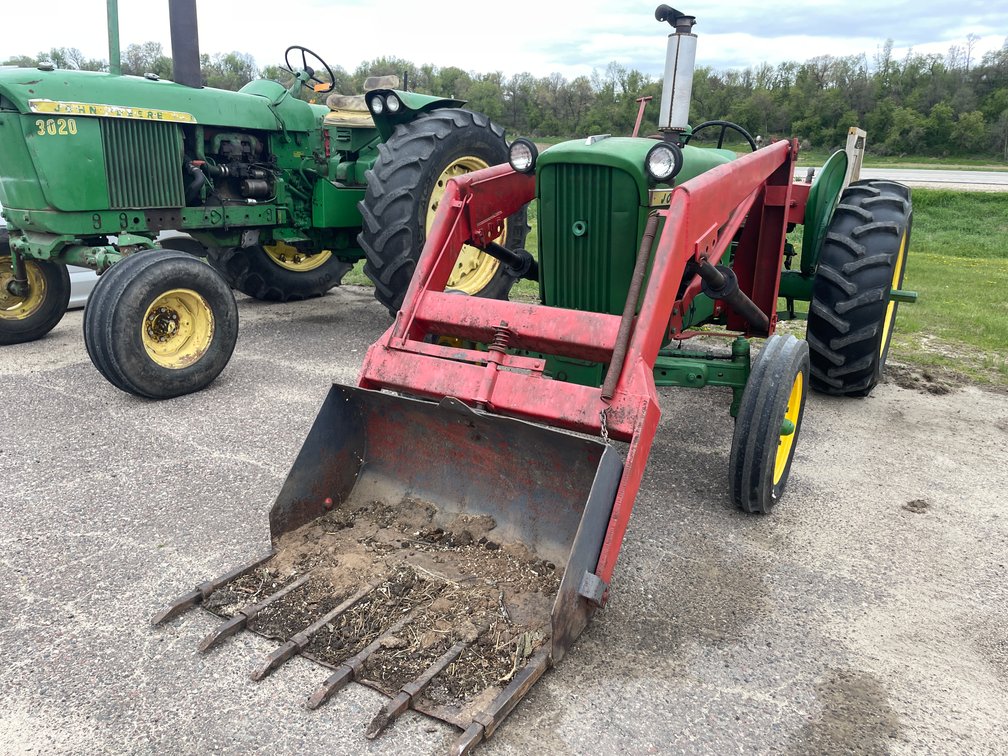 John Deere 1010 Tractor with Loader