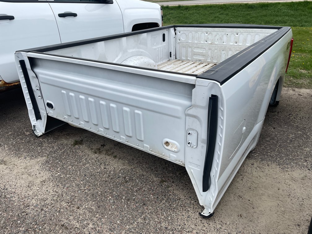 2022 Ford Pickup Box
