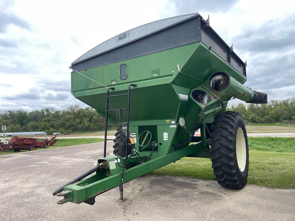Brent 674 Grain Cart