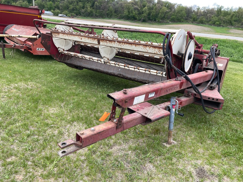 International 990 Haybine