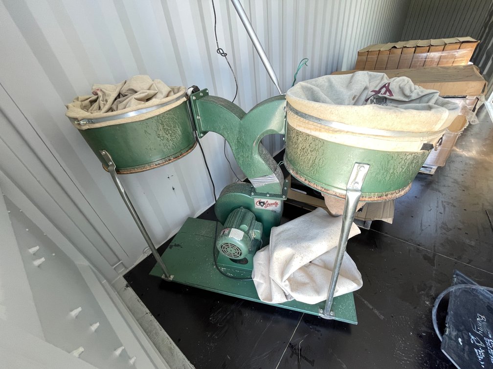 Dust Machine
