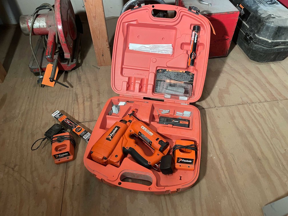 16 Ga. Angled Finish Nailer F16