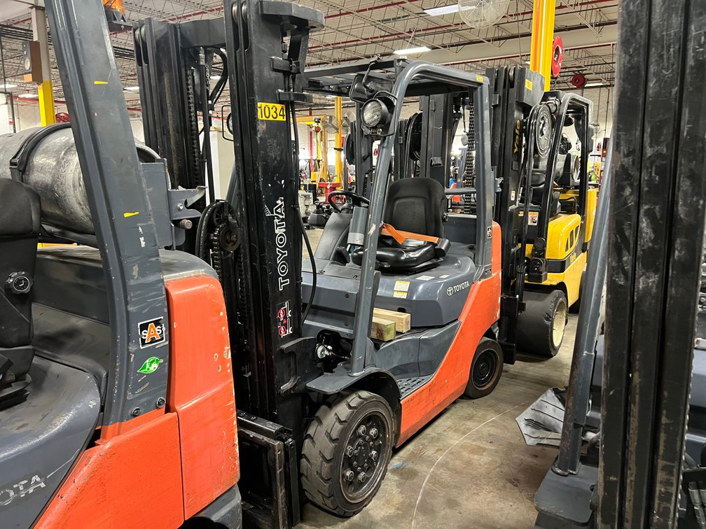 Toyota 4500 Lb. Forklift (Non-operational) (Located in Sussex)