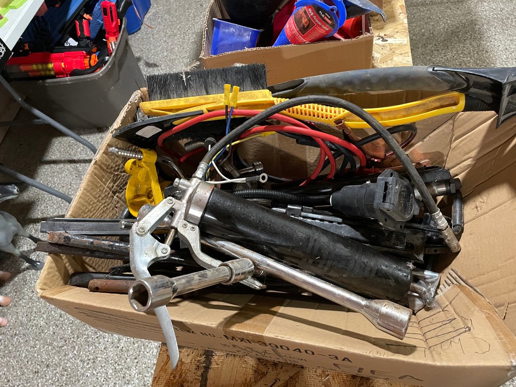 Assorted Automotive Items