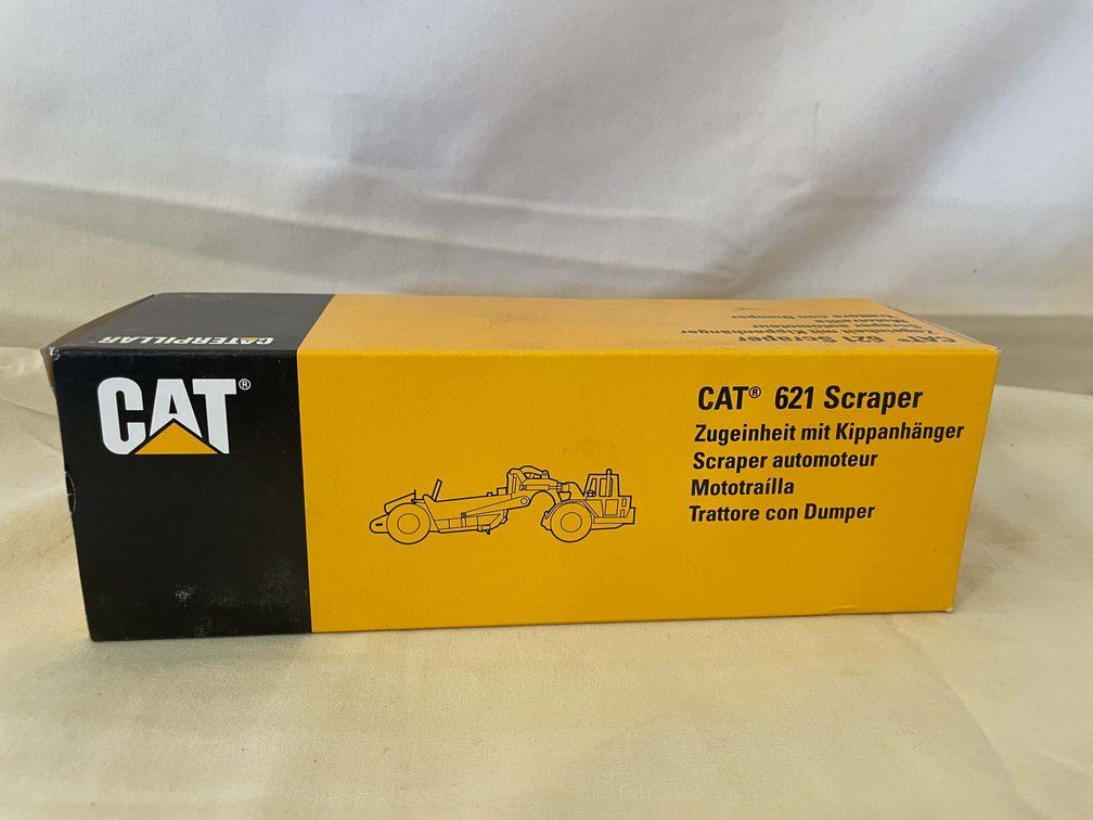 CAT 621 Scraper