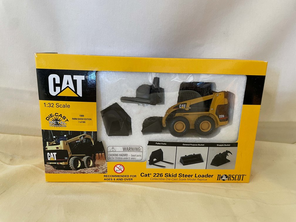 CAT 226 Skid Steer Loader