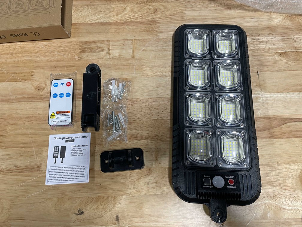 Large LED Sensor Style Street Lamp (CW)