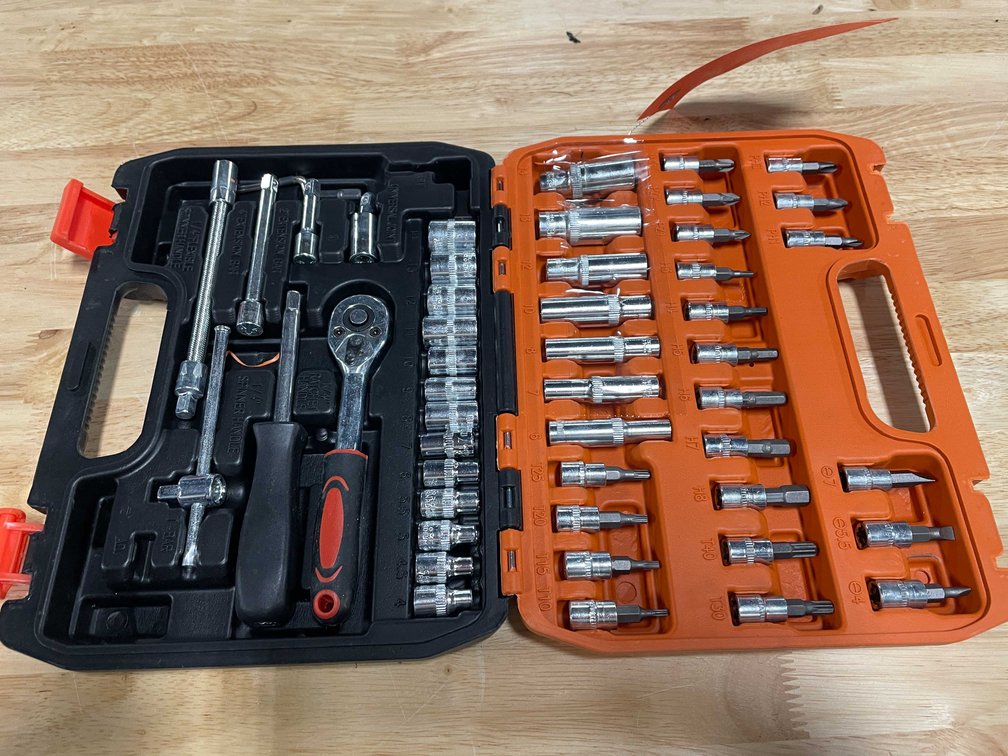 53 Piece Socket/Bit Set (CW)