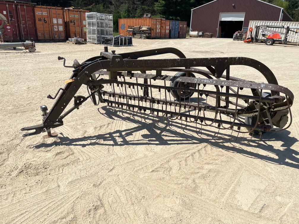 John Deere Rake