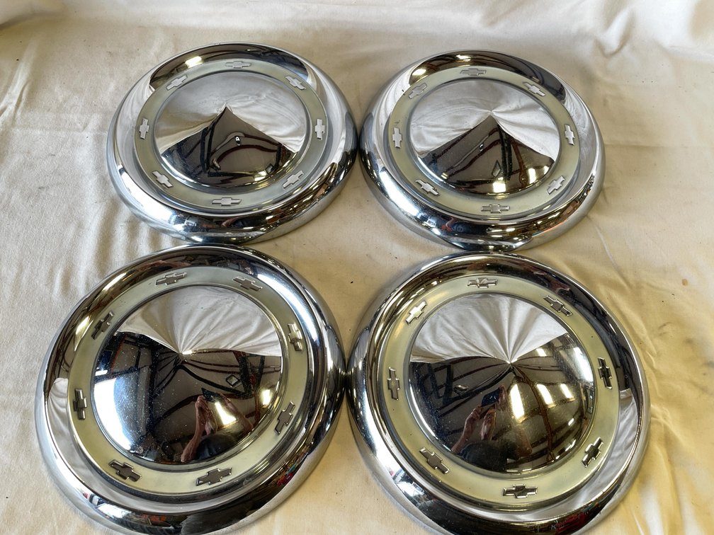 Chevrolet Hubcaps (Las Cruces, NM)