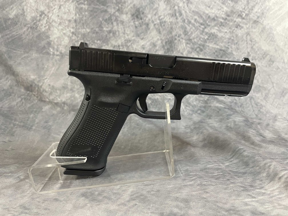 Glock  17 Gen 5  9mm Luger  Pistol, SN: ALBX074