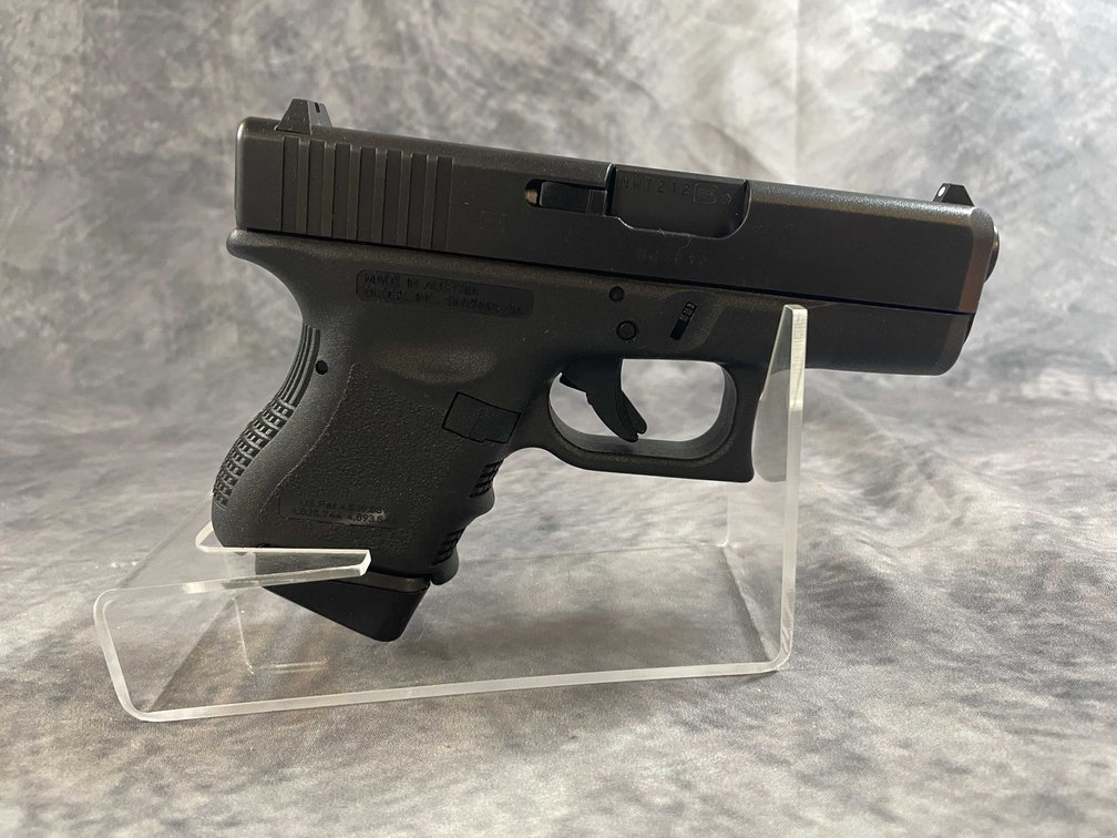 Glock  Model 27 40 S&W  Pistol, SN: NWT212