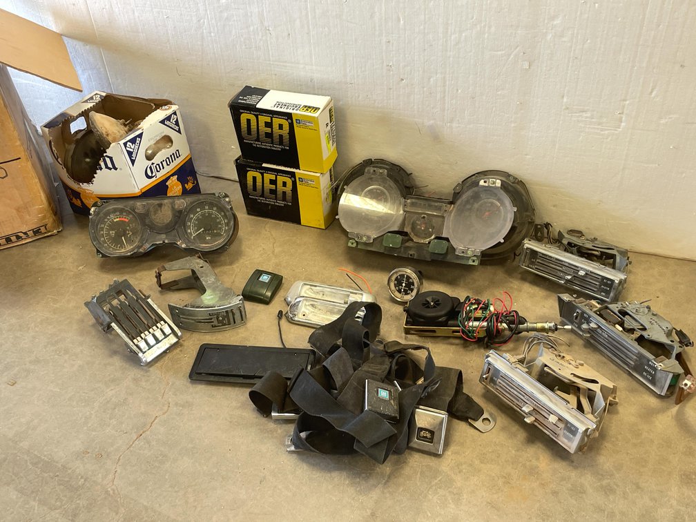 Huge Lot of Classic Car Parts (Las Cruces, NM)
